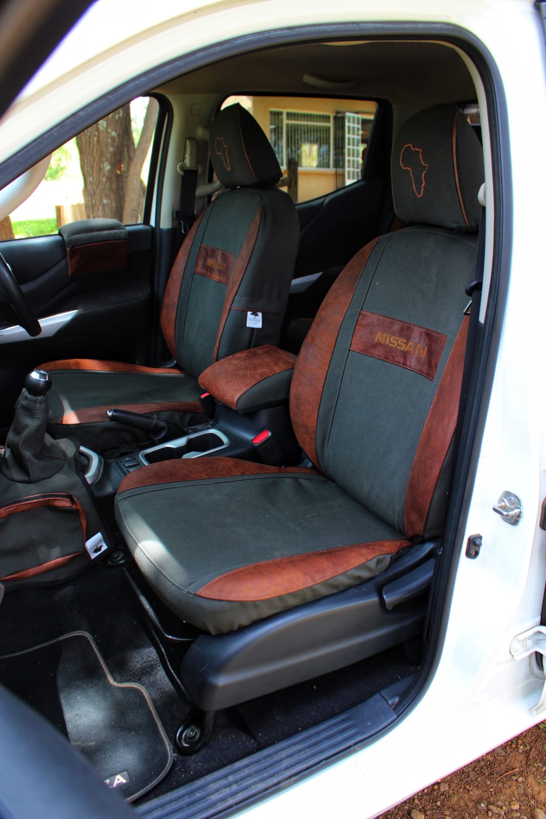 Kameeldoring - Canvas and Leather Seat Covers