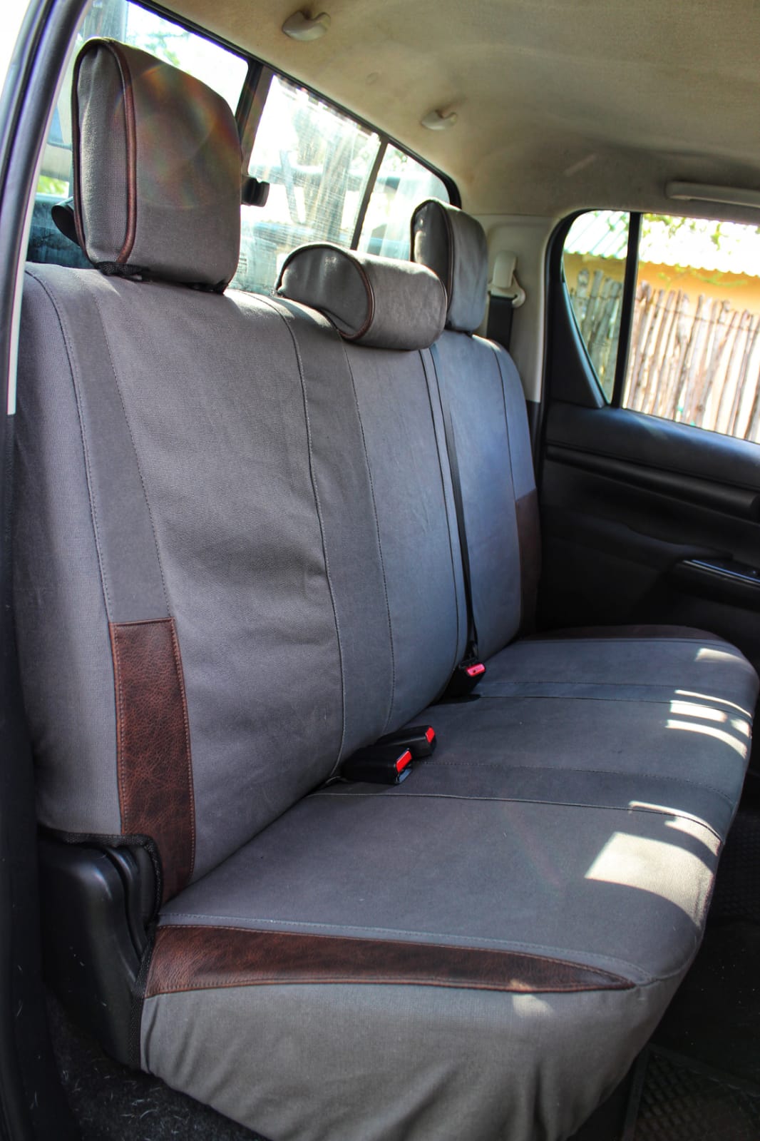 Kameeldoring - Canvas and Leather Seat Covers - Image 2