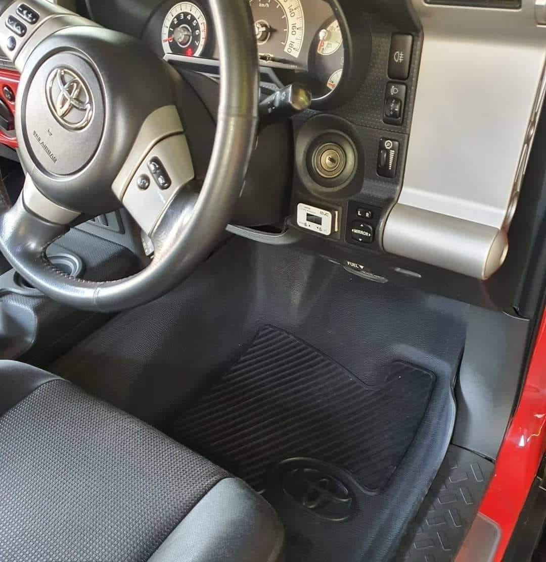 TOYOTA FJ CRUISER FULL SET MOULDED RUBBER MAT - Image 2