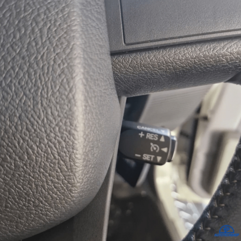 Toyota Land Cruiser 2.8 Cruise Control, Reverse Cam and Steering Wheel Button Combo Deal - Image 2