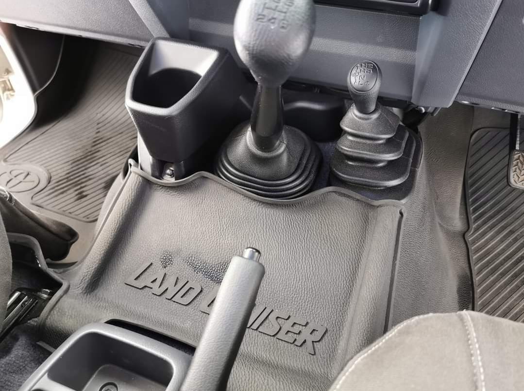 LAND CRUISER 79 SERIES SINGLE CAB MOULDED RUBBER MATS 2007-2023 - Image 6